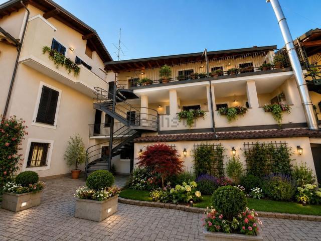 Costruzione in vendita di m² in Via E. De Amicis, 17