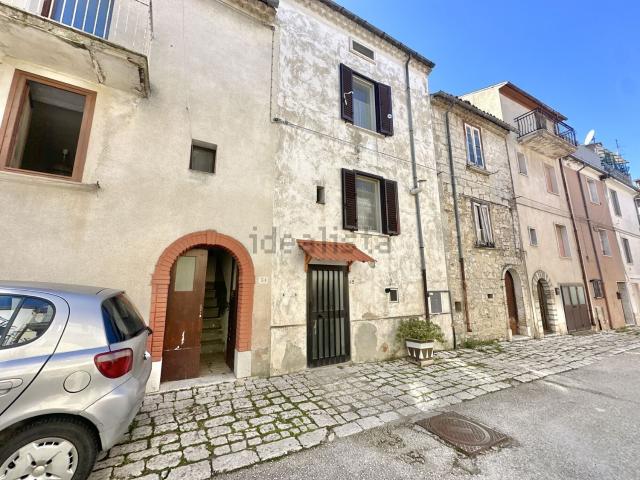 Costruzione in vendita di m² in Via E. de Amicis, 54