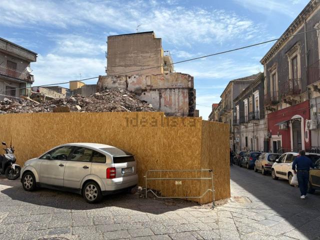 Costruzione in vendita di m² in Via Ferrara Abate, 39