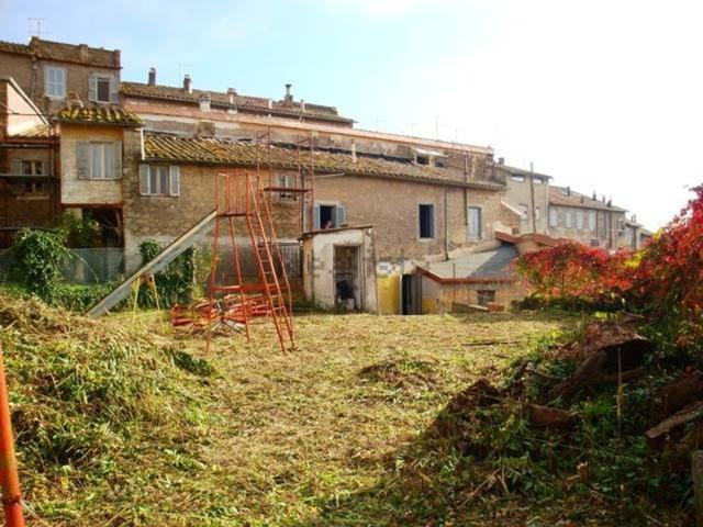 Costruzione in vendita di m² in Via Filippo Nicolai