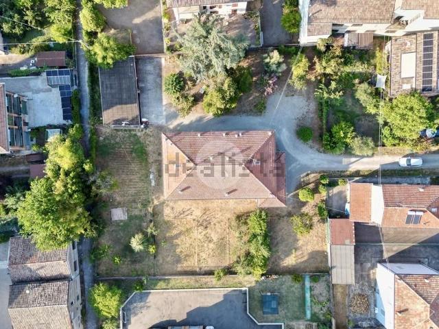 Costruzione in vendita di m² in Via Fratelli Cairoli