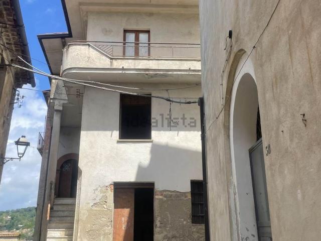 Costruzione in vendita di m² in Via Guzzolino, 45