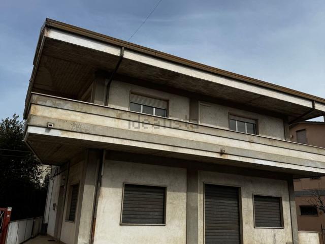 Costruzione in vendita di m² in Via G. Garibaldi