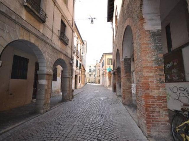 Costruzione in vendita di m² in Via Gabriele D&apos Annunzio