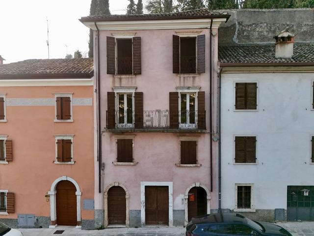 Costruzione in vendita di m² in Via Generale A. Cantore, 45