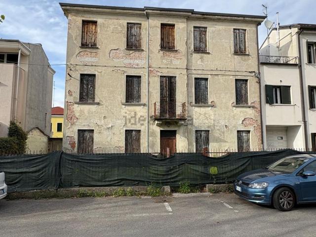 Costruzione in vendita di m² in Via Giacinto Carini, 4