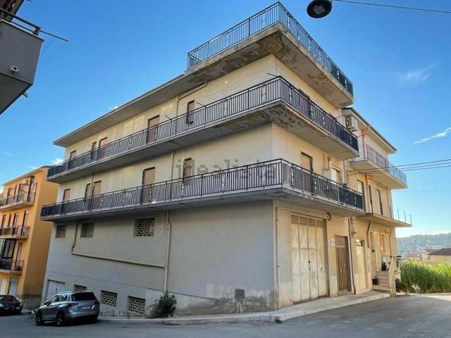 Costruzione in vendita di m² in Via Ibla, 8