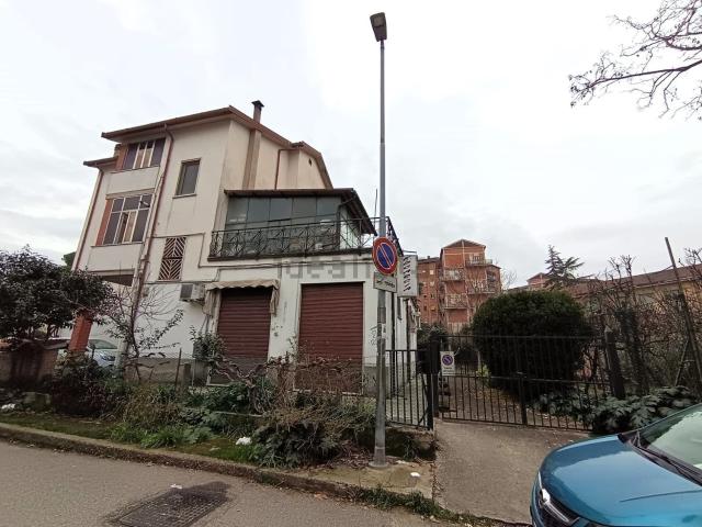 Costruzione in vendita di m² in Via Liutprando, 30