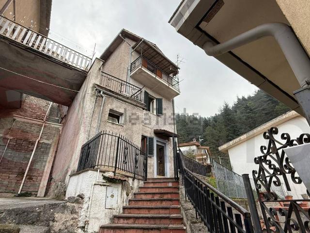 Costruzione in vendita di m² in Via Pallucci, 40