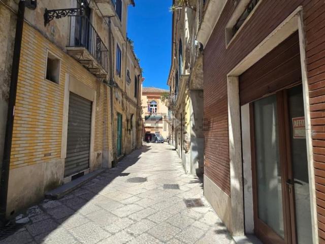 Costruzione in vendita di m² in Via Perna, 7