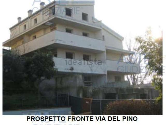 Costruzione in vendita di m² in Via Pino