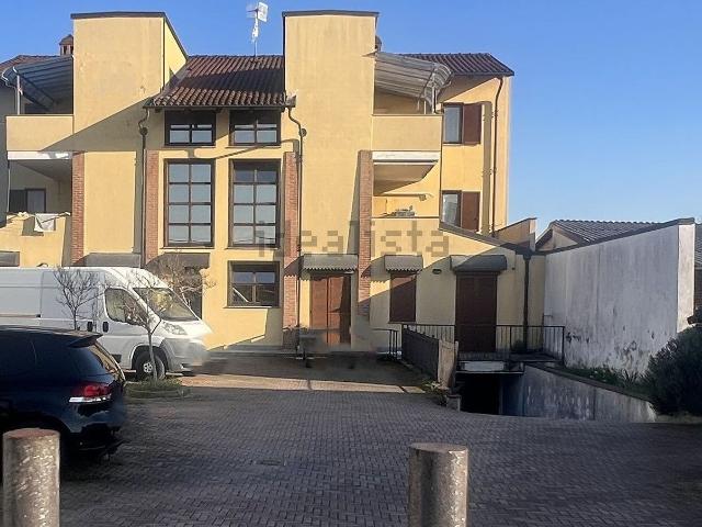 Costruzione in vendita di m² in Via Pollenzo, 9