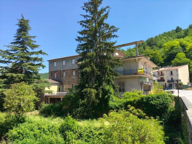 Costruzione in vendita di m² in Via Pontenuovo, 1