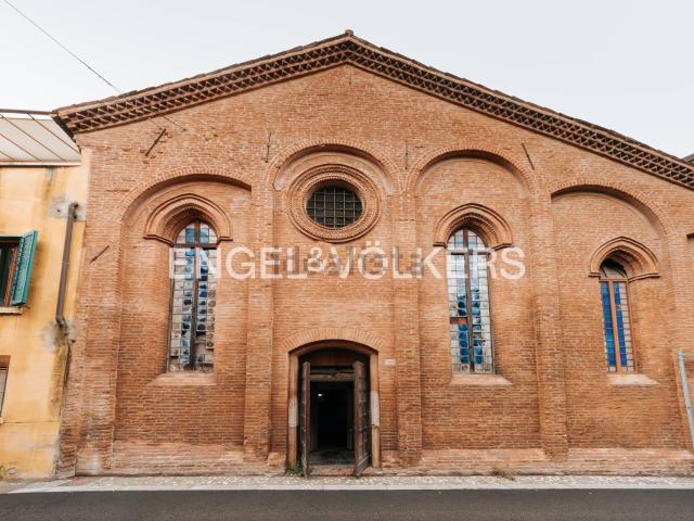 Costruzione in vendita di m² in Via Porta San Pietro