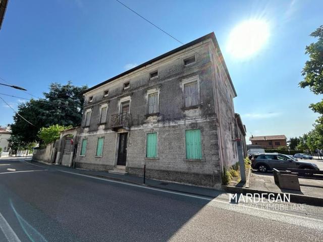 Costruzione in vendita di m² in Via Roma