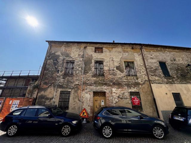Costruzione in vendita di m² in Via San Luigi