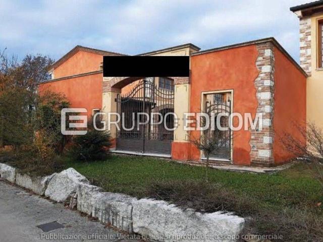 Costruzione in vendita di m² in Via San Pietro