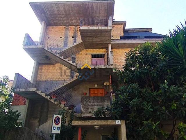 Costruzione in vendita di m² in Via Sicilia, 36