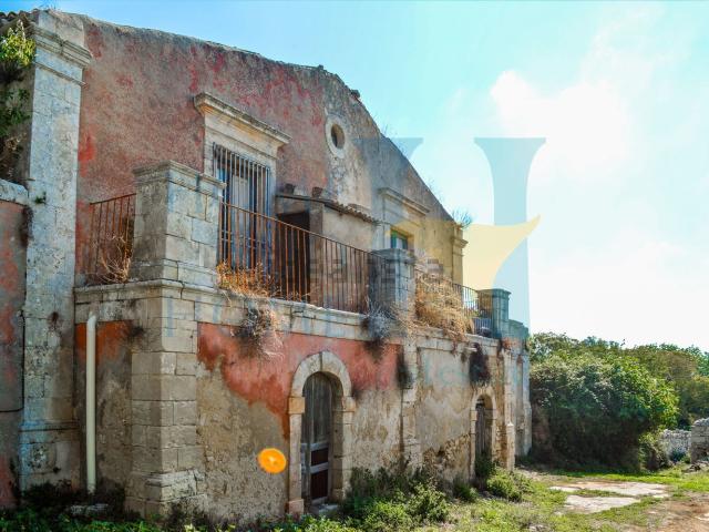 Costruzione in vendita di m² in Via Tommaso Fazello 228