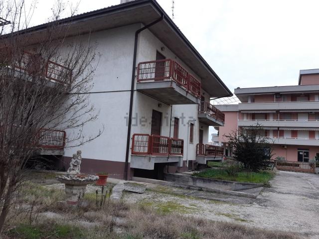 Costruzione in vendita di m² in Via Tosti, 3