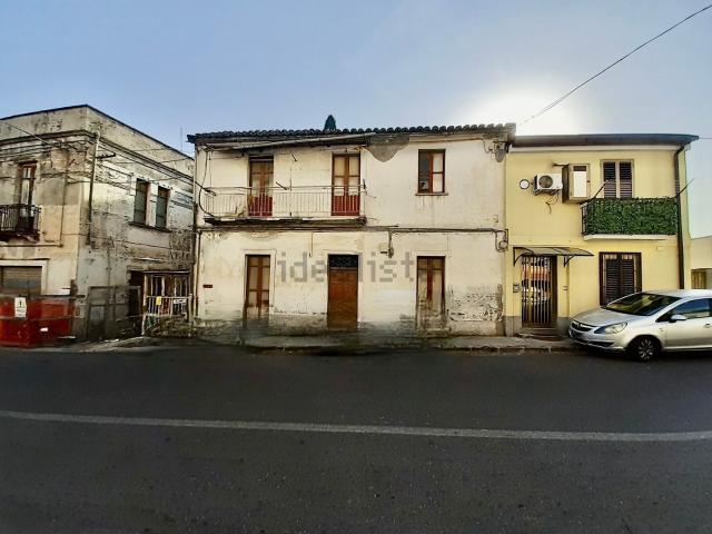 Costruzione in vendita di m² in Viale degli Angioini