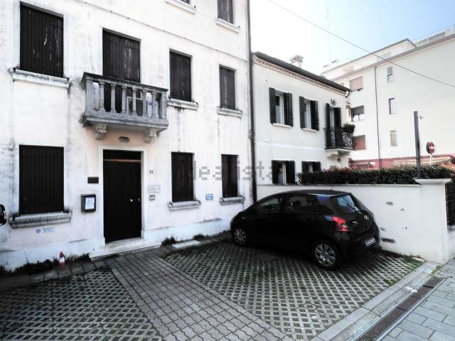 Costruzione in affitto di m² in Via Mestrina, 94