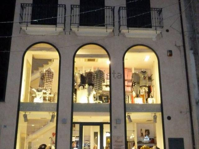 Costruzione in affitto di m² in Via Montebello, 72