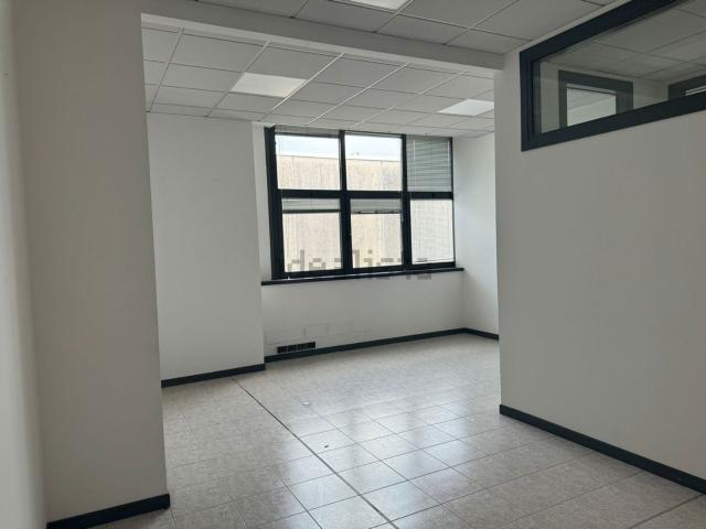 Costruzione in affitto di m² in Via del Commercio, 6