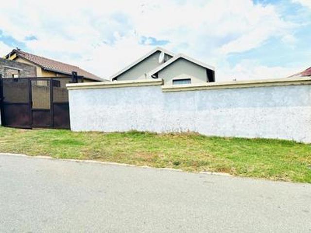 cosy alone standing 2 bedrooms house.