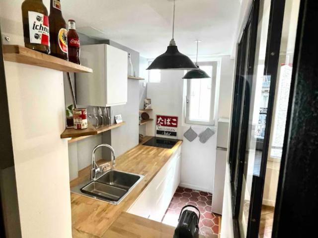 Cosy apartment in the heart of Batignolles, Paris Amsterdam Apartments for Rent