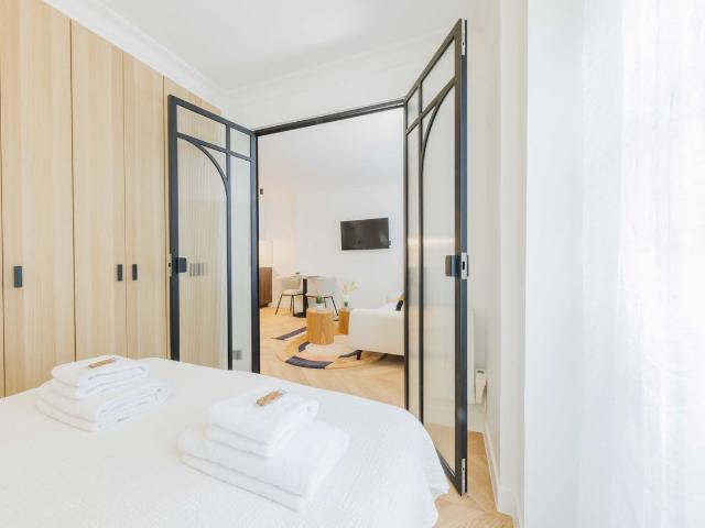 Cosy apartment near Saint Lazare, Paris Amsterdam Apartments for Rent