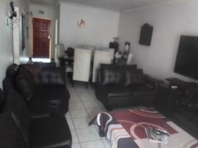 cosy apartment perfect for newly wed.