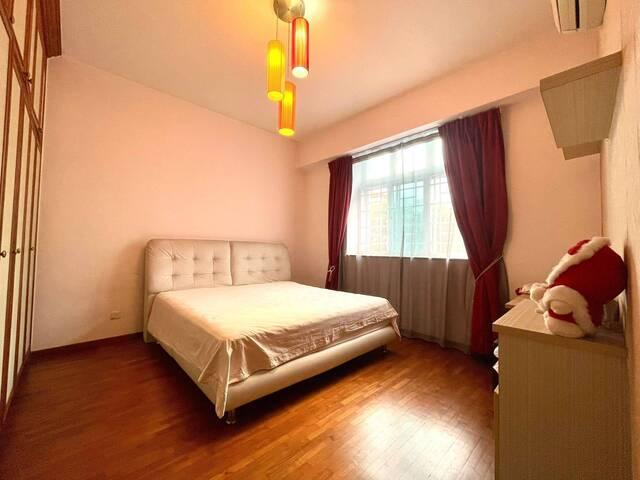 Cosy bedroom, close to MRT