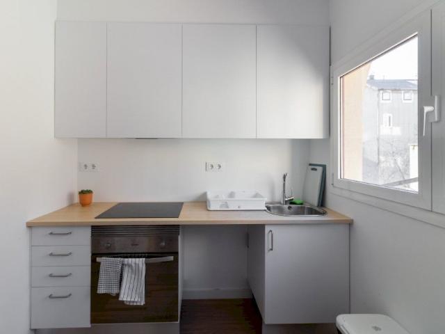 Cosy en suite room available in Bonavista street