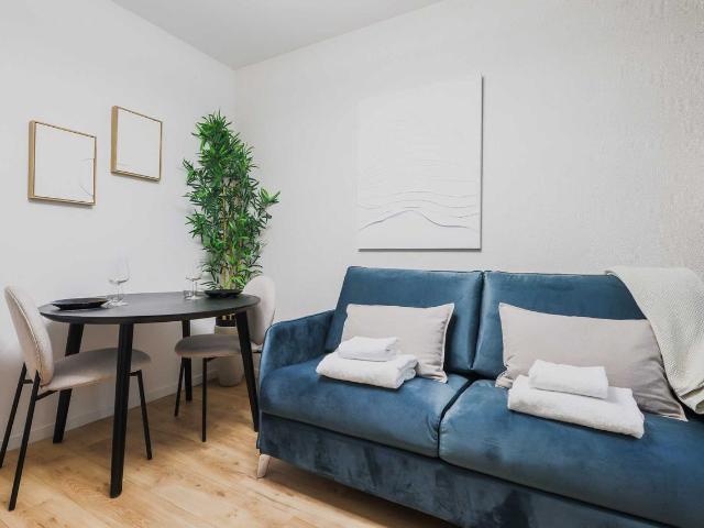 Cosy flat 1BD/ 4P Les Buttes Chaumont, Paris Amsterdam Apartments for Rent