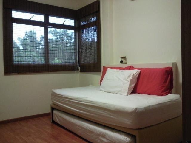 Cosy Home For Single Female