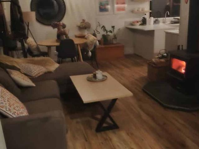 Cosy home with brand new kitchen and flooring