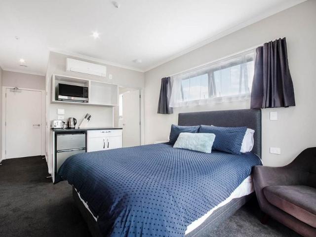 Cosy Papatoetoe Studio Unit/ Balcony!