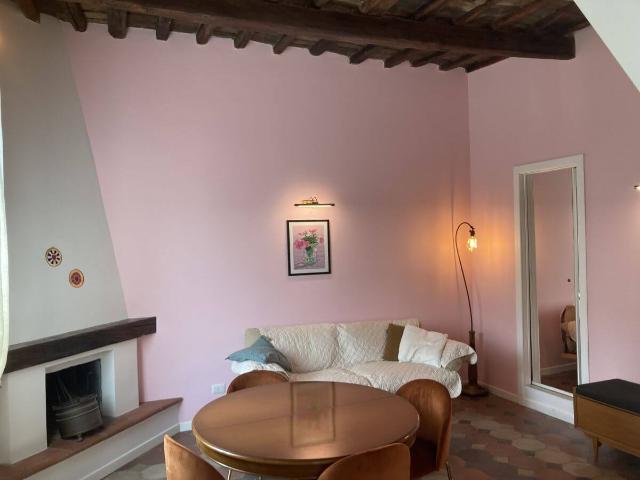 Cosy penthouse in Monti district Cribmed