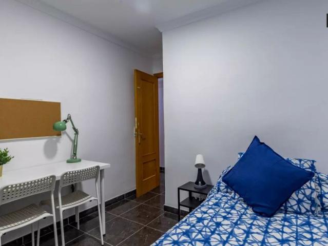 Cosy room for rent in 5 bedroom apartment, Rascanya