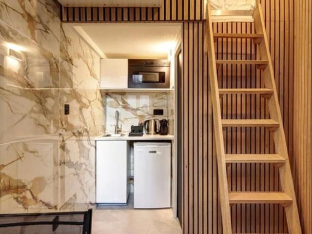 Cosy room inside Batignolles, Paris Amsterdam Apartments for Rent