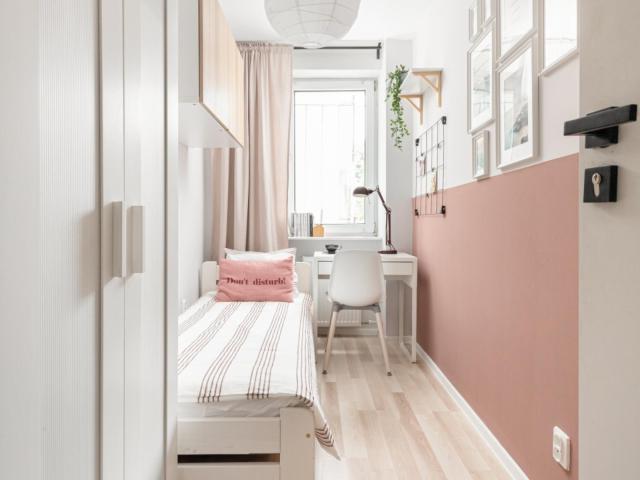 Cosy single bedroom in Kamionek