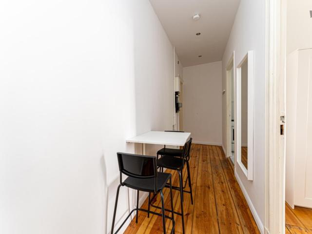 Cosy single bedroom in 3 bedroom apartment in Friedrichshain