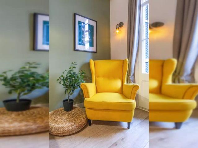 Cosy single room for rent in 4 bedroom apartment in L'Eixample, Barcelona