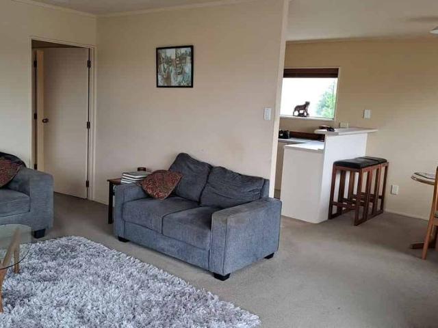 Cosy, warm, Hillcrest Home with Modern Comforts