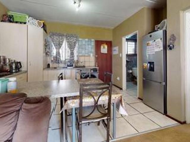 cosy 1 bedroom property with pool &.