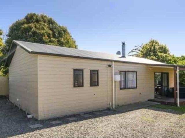Cosy 3 bedroom, 2 bathroom home