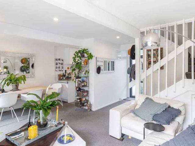 Cosy 3 bedroom character townhouse