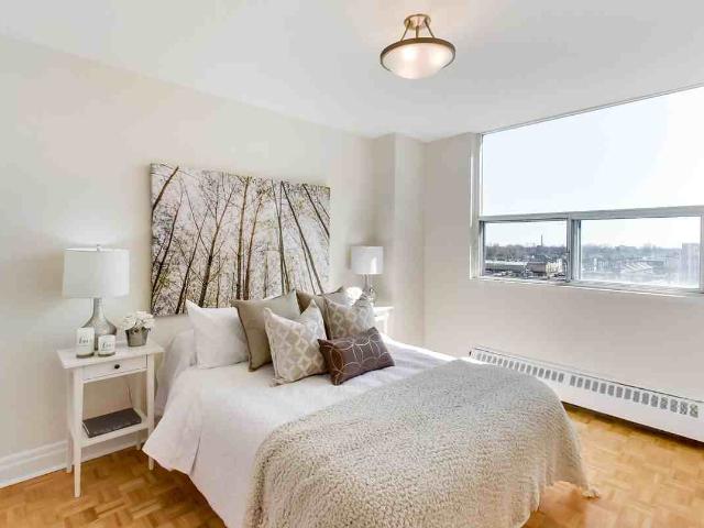 Cosburn Apartments Studio Apartment for Rent at 101 Cosburn Ave, Toronto, ON M4K 2G3 Broadview North