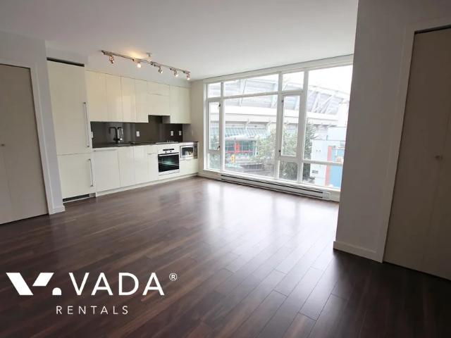 Cosmo in Downtown Studio For Rent in Vancouver
